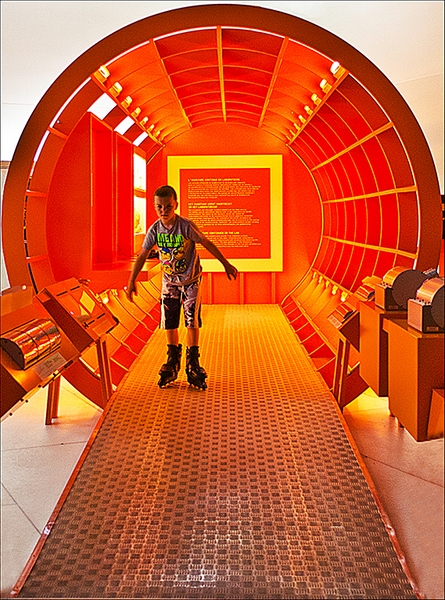 478 - LE TUNNEL ROUGE - BUELINCKX LILI - belgium.jpg